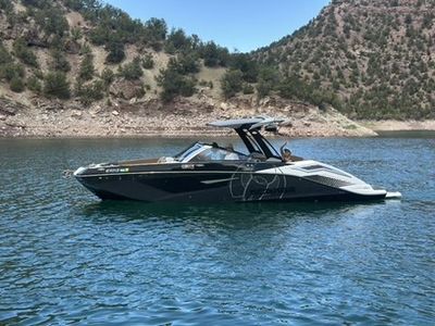 2023 Scarab 285 ID Wake Boat 600 HP