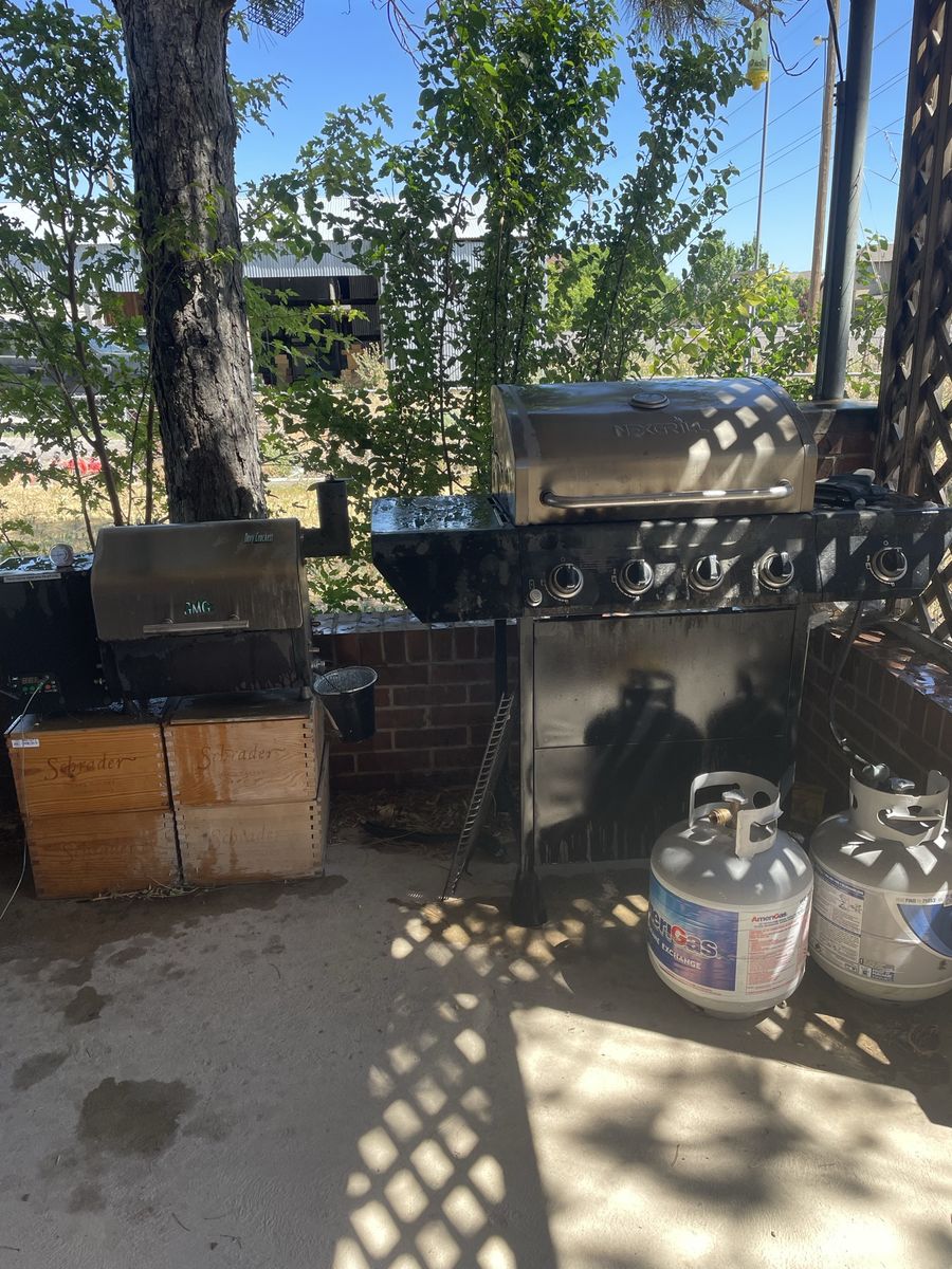 Grill + GMG pellet smoker + 2 propane tanks