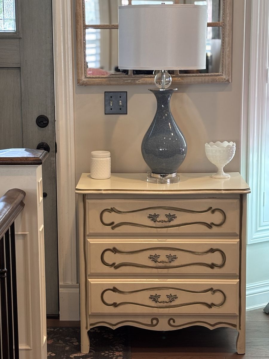 Vintage French Provincial Nightstand/Dresser/Accent Piece/End Table 