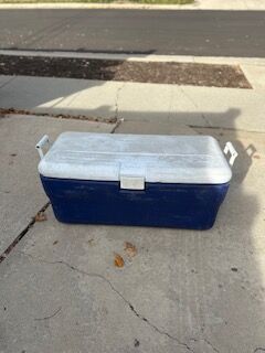 Rubbermaid 102qt Cooler