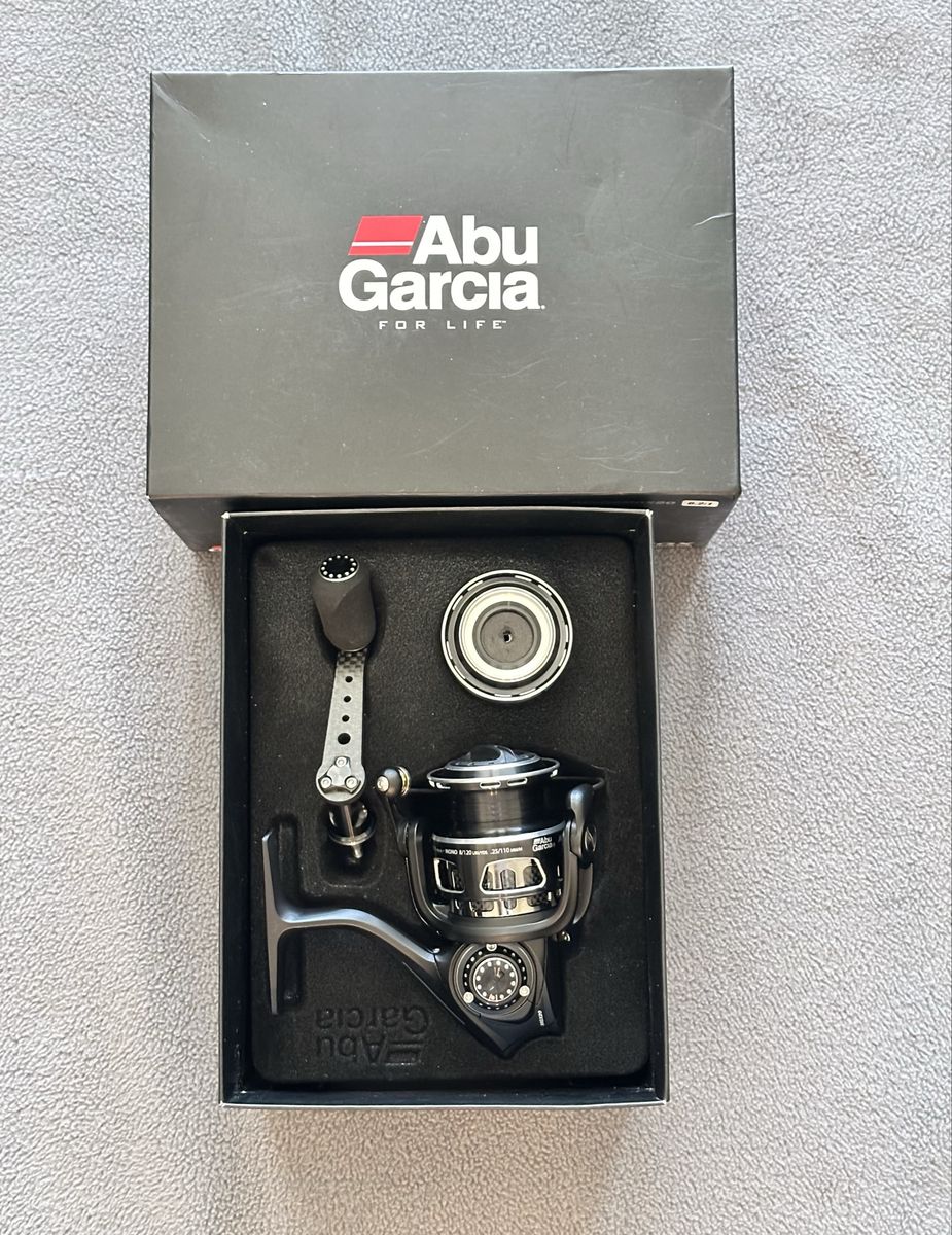 Abu Garcia Revo MGX Spinning Reel (REVO2MGX20)