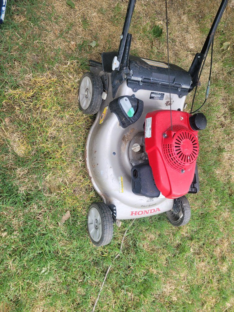 Honda Smart Drive Walk-Behind Lawn Mower 3-in-1 Twin Blade System