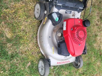 Honda Smart Drive Walk-Behind Lawn Mower 3-in-1 Twin Blade System