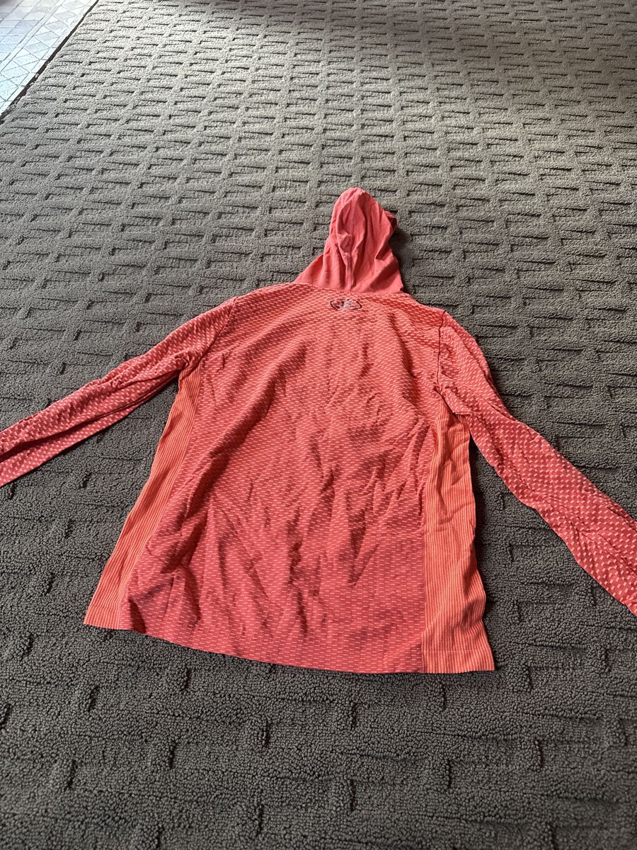 Under Armour Coral Hoodie Women's Long Sleeve Textured Performance Top - Excellent Condition