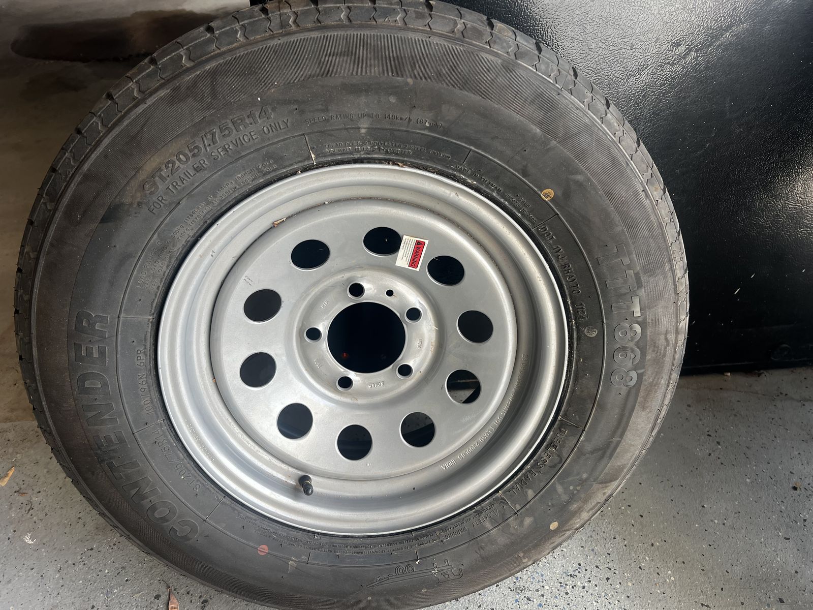 BRAND NEW TRAILER TIRE  205/75/r14