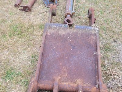 Used Excavator Hydraulic thumb and cylinder