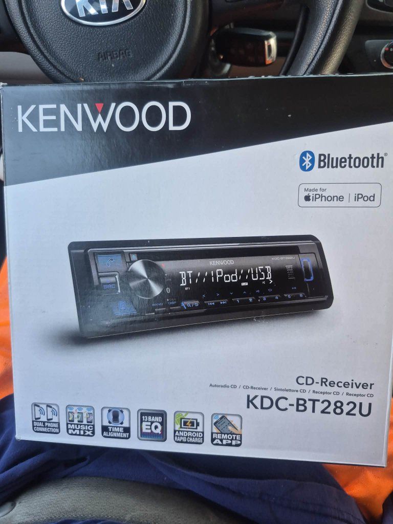 Kenwood Bluetooth radio