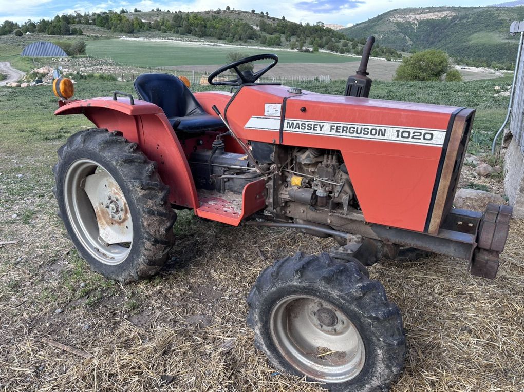 1984 Massey Ferguson 1020 4x4 Tractor Package
