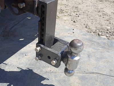 B&W Adjustable Trailer Hitch with Dual Balls