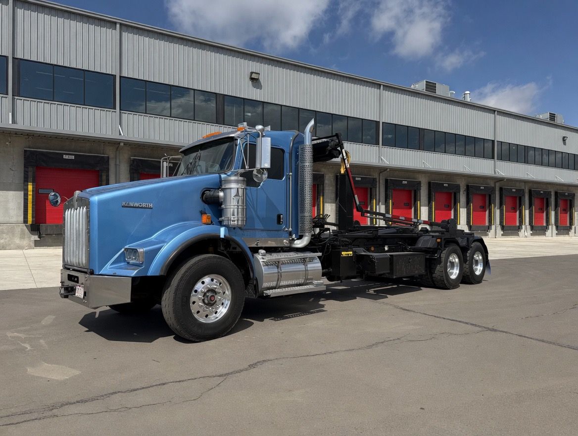 2016 Kenworth T800 Hook Lift Truck