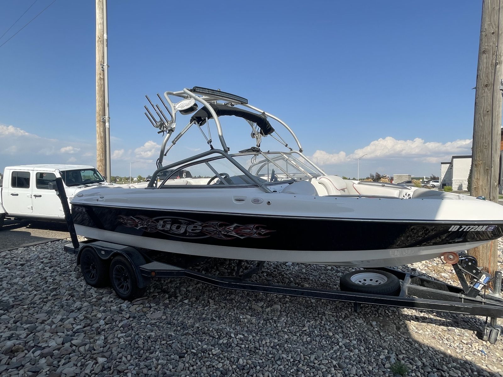 2005 TIGÉ 22 V surf boat