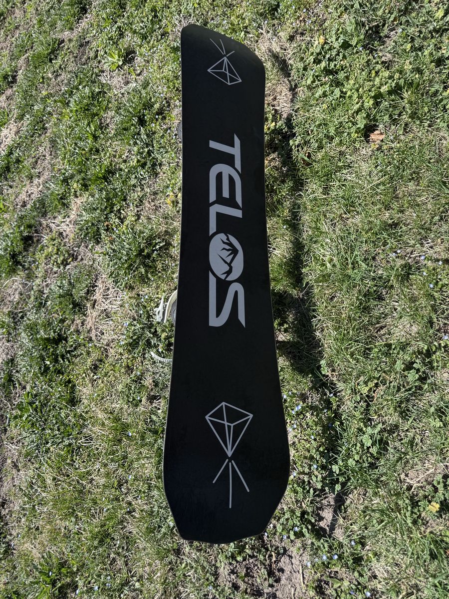 Snowboard and bindings