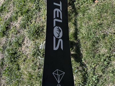 Snowboard and bindings