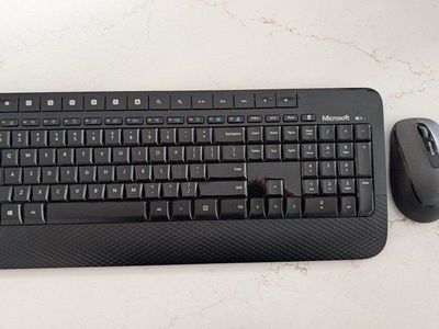 Microsoft Wireless Keyboard 2000 and Mouse Combo Black