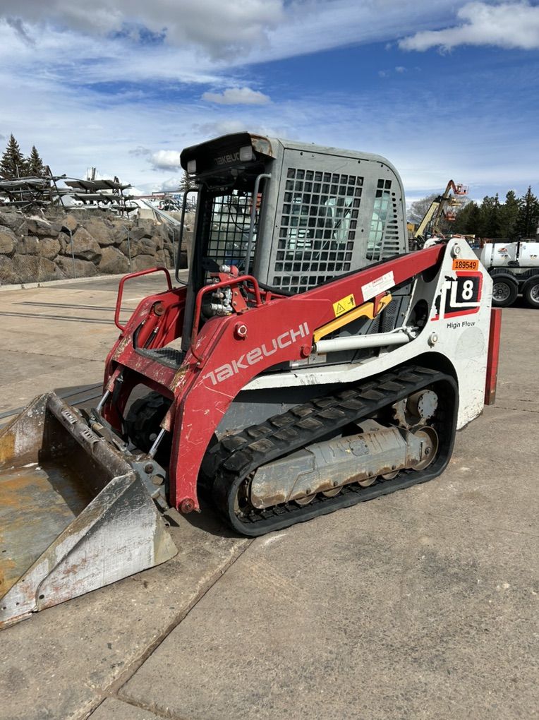 2019 takeuchi TL8 Skidsteer, Closed CaB, 2100 Hour