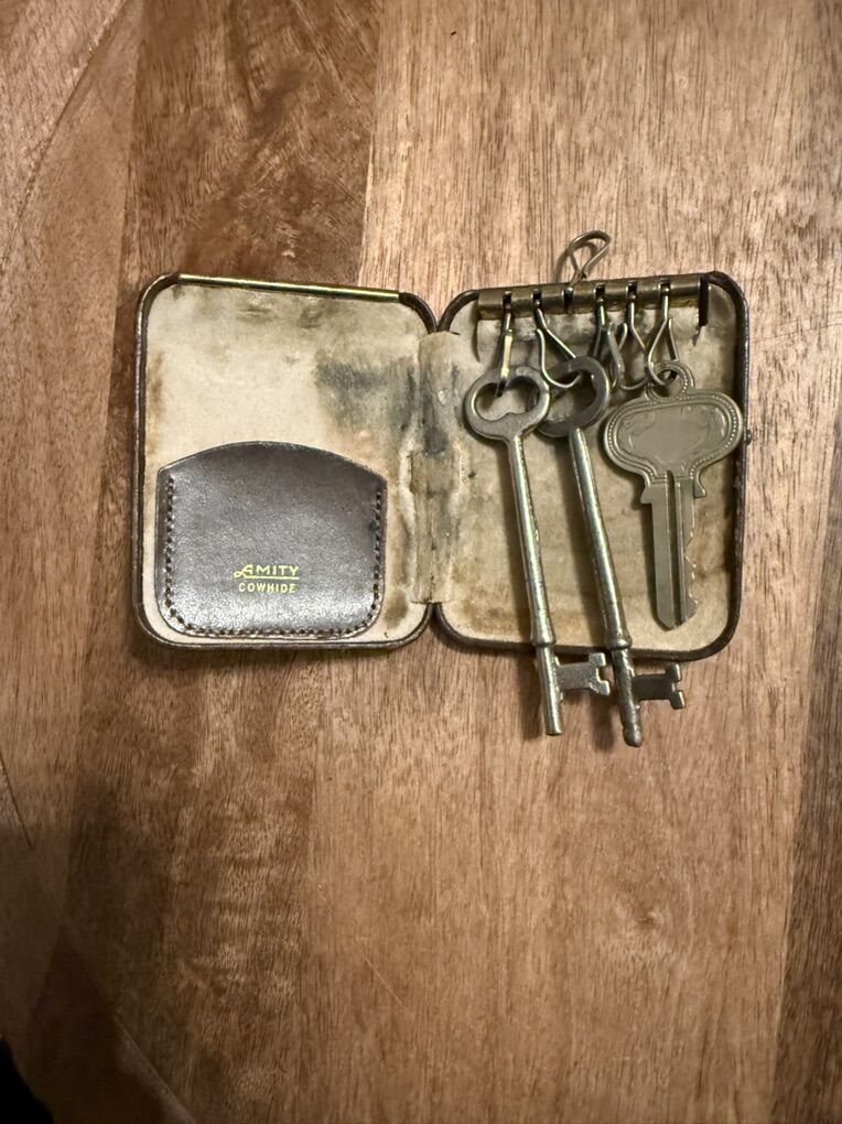 Vibtage Leather Key Holder