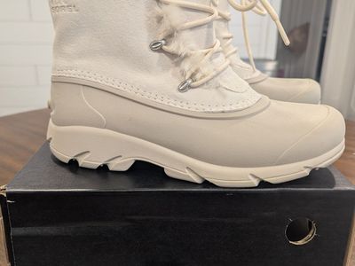 Snow Boots - Sorel Snow Angel size 8 -