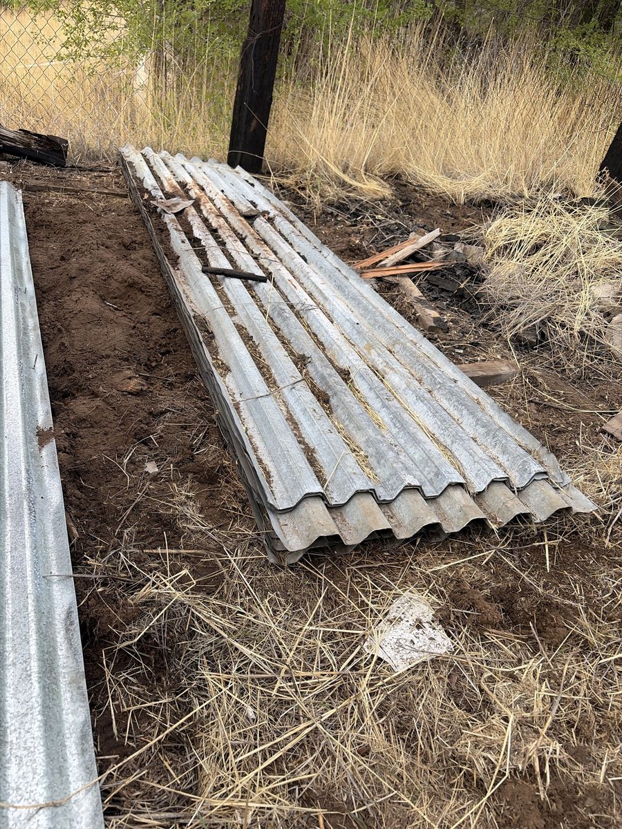 Steel decking/metal roof