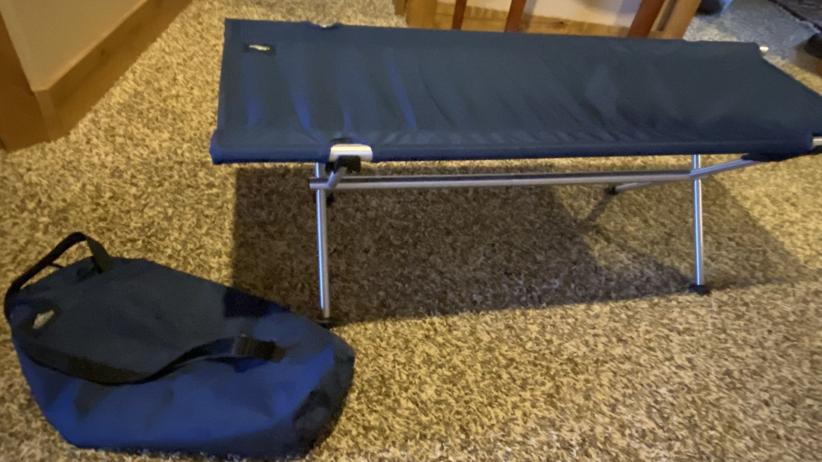 Lightweight, collapsible, portable, cascade bench with carry bag for camp camping or sports