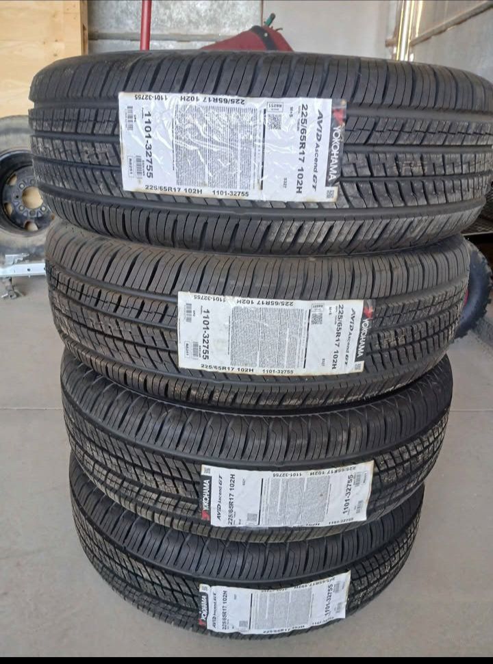 225/65R17 Tires