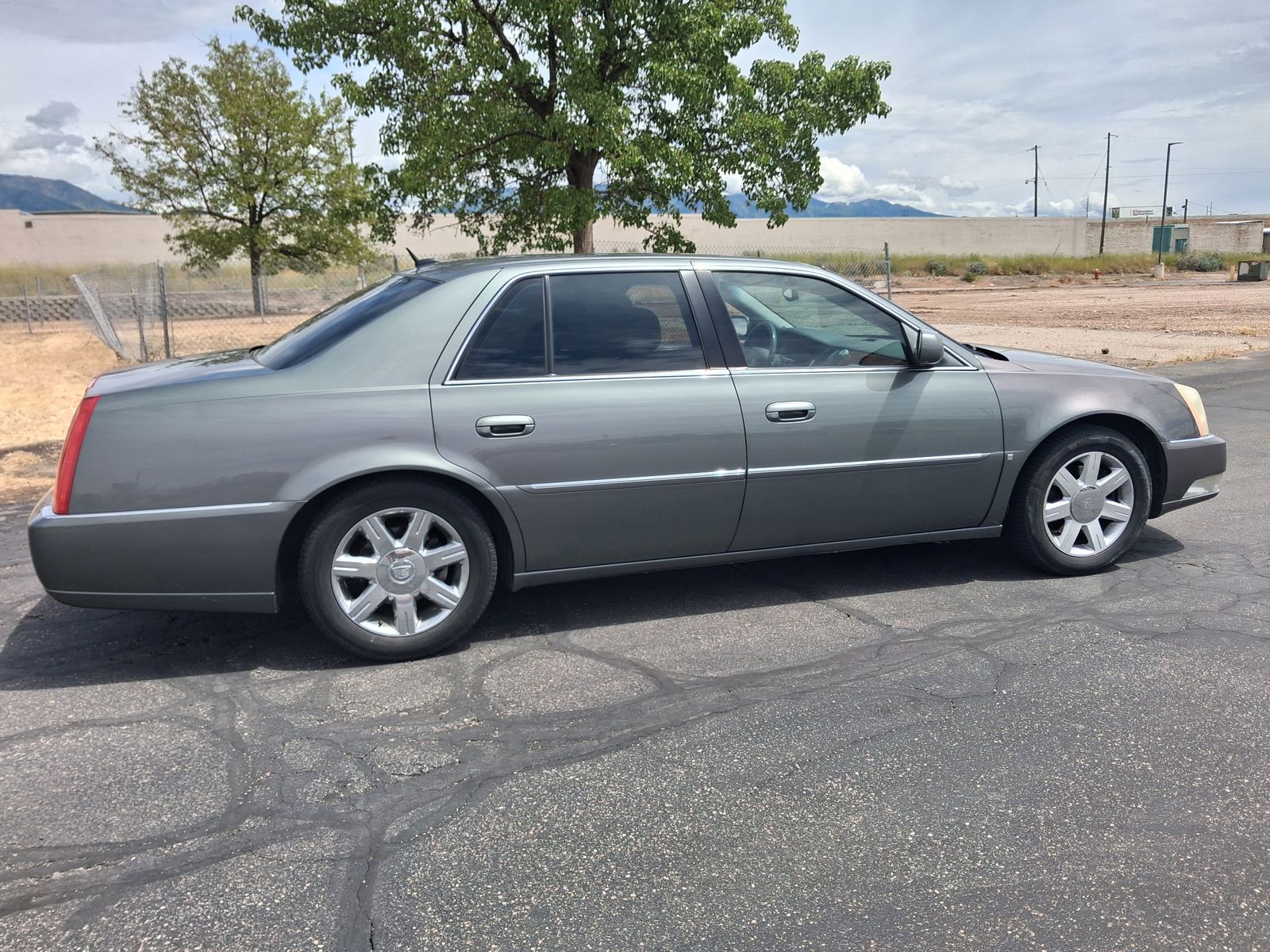 2007 Cadillac DTS Base