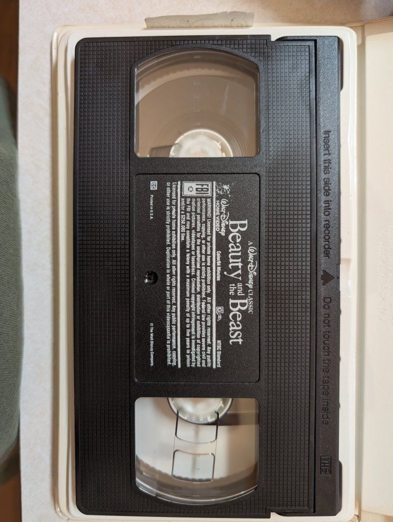 Walt Disney VHS Bundle: Beauty and the Beast, Hercules, Aladdin, Bambi - Classics/Masterpiece Collection, & Barney VHS