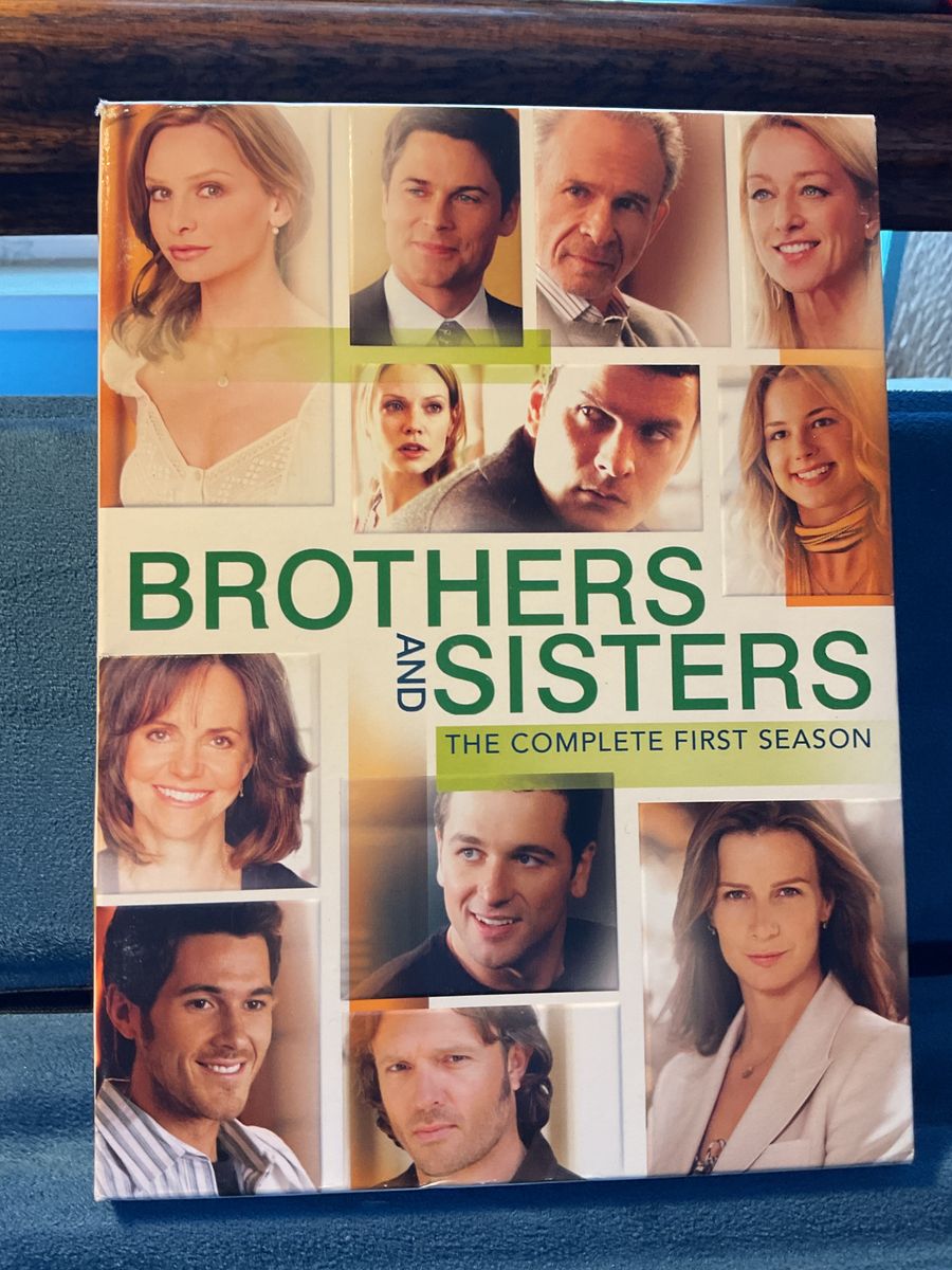 BROTHERS AND SISTERS season 1
