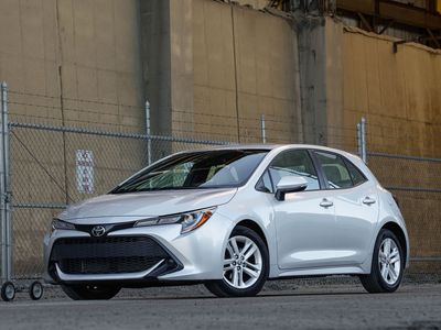2019 TOYOTA COROLLA SE