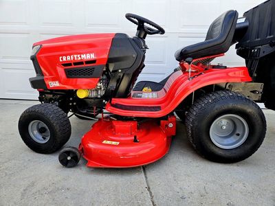 *Garage Kept* Craftsman T140 46" deck riding lawnmower