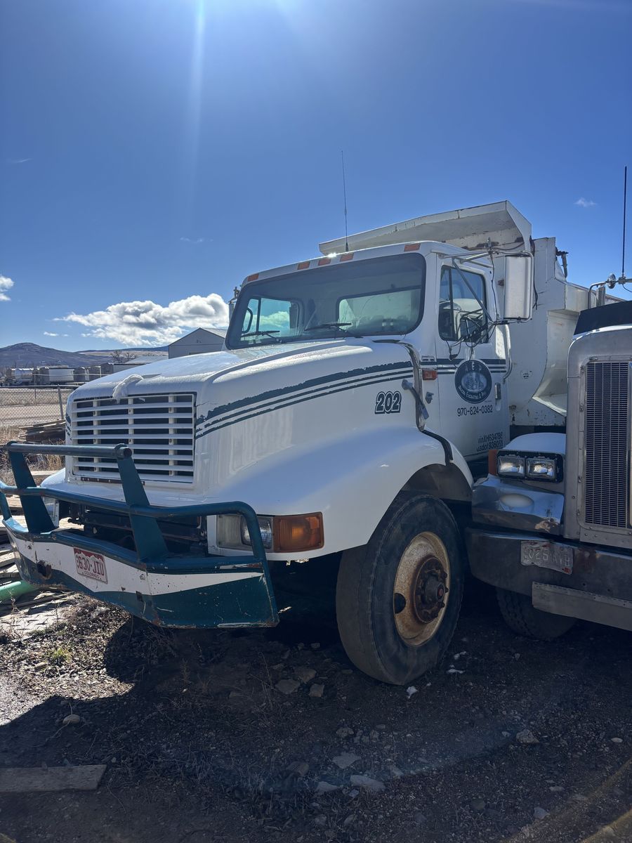1999 INTERNATIONAL DUMP TRK