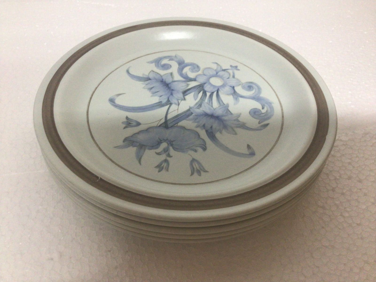 Royal Doulton Inspiraton salad plates, 8