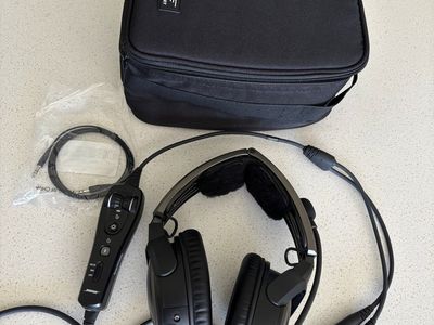 Bose A20 Aviation Headset – Bluetooth – Dual GA Plugs – Excellent Condition