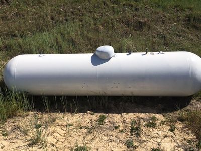 1,000 Gallon Propane Tank