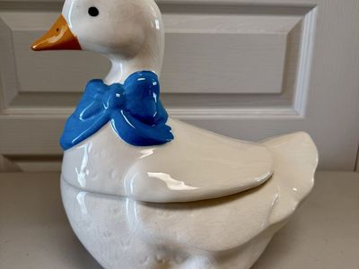 Vintage 1984 Ceramic Mother Goose Cookie Jar