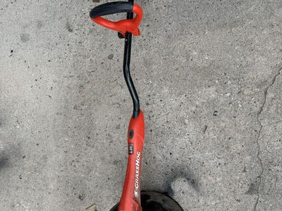 Grass hog weed eater
