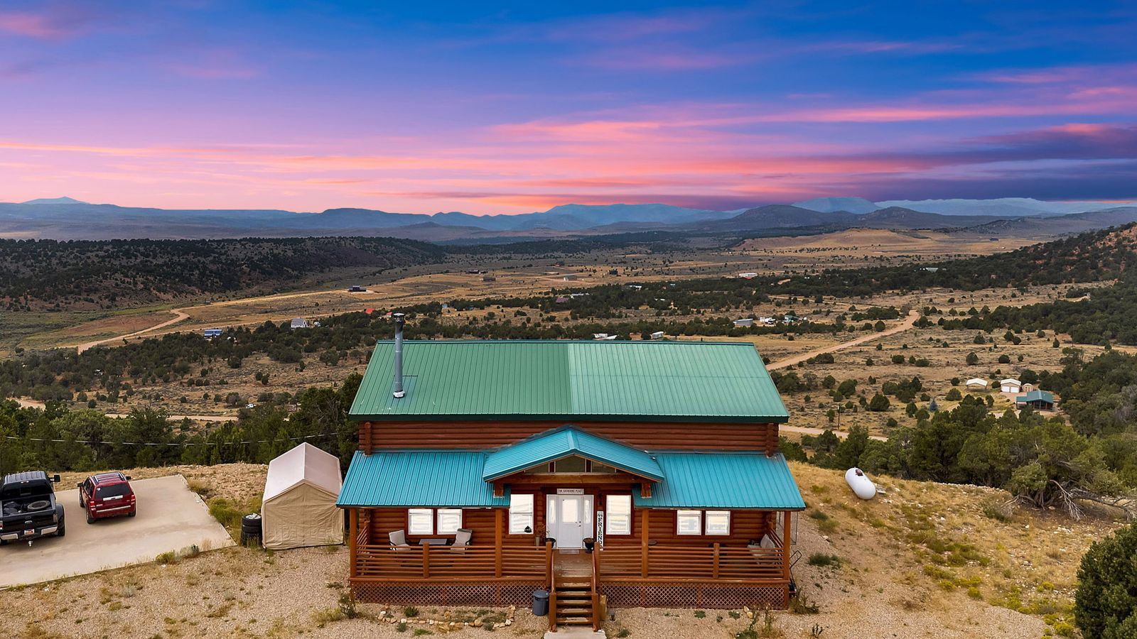 BEAUTIFUL CABIN / HOME WITH AMAZING VIEWS!