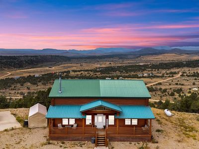 BEAUTIFUL CABIN / HOME WITH AMAZING VIEWS!