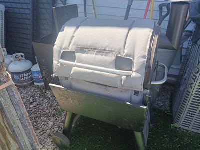 Used Traeger Pellet Grill - Includes Cover & Pellet Hopper, Ready for Delicious BBQ needs igniter