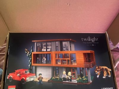 LEGO Twilight: Cullen House Set – New & Sealed