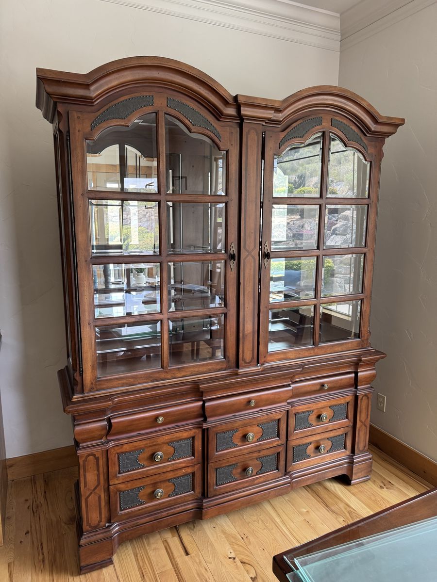 Ashley Monarch Valley Buffet Antique Brown