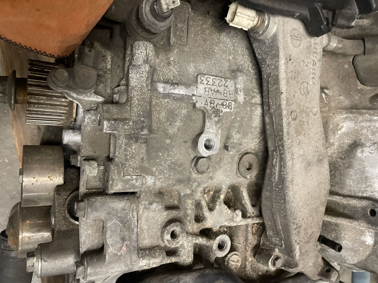 Ej255 short block.  Most likely not turbo.  Bottom end good.  Subaru 88-AB 22333 Engine Block/Casing - Good Condition