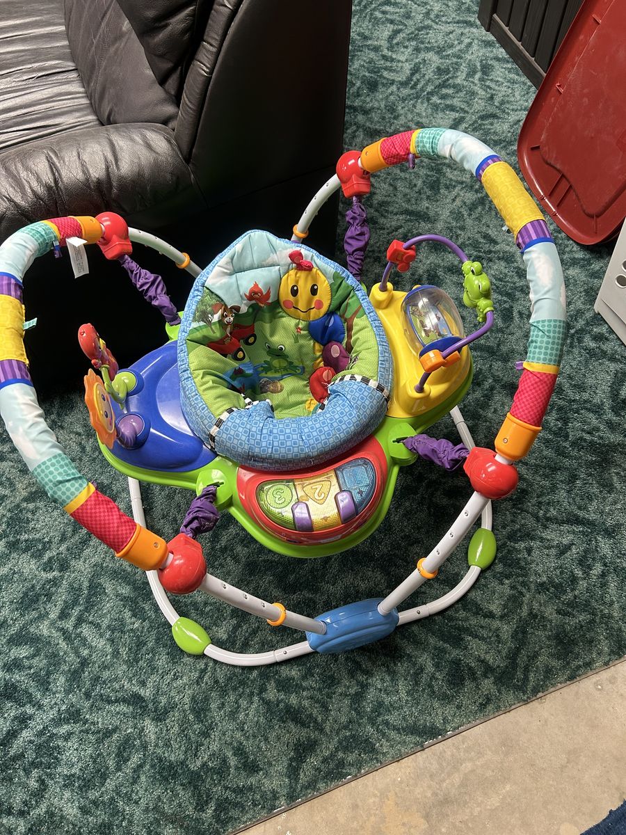 Baby jumperoo 