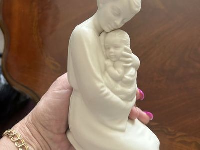 Hansen Classics Porcelain Figurine