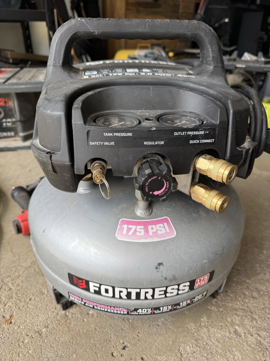 Fortress 6 Gallon 175 PSI High Performance Series Air Compressor, 3.0 SCFM, .95HP