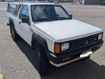1991 MITSUBISHI MIGHTY MAX V6