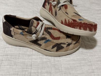NEW- ARIAT MEN'S HILO CASUAL SHOES - MOC TOE