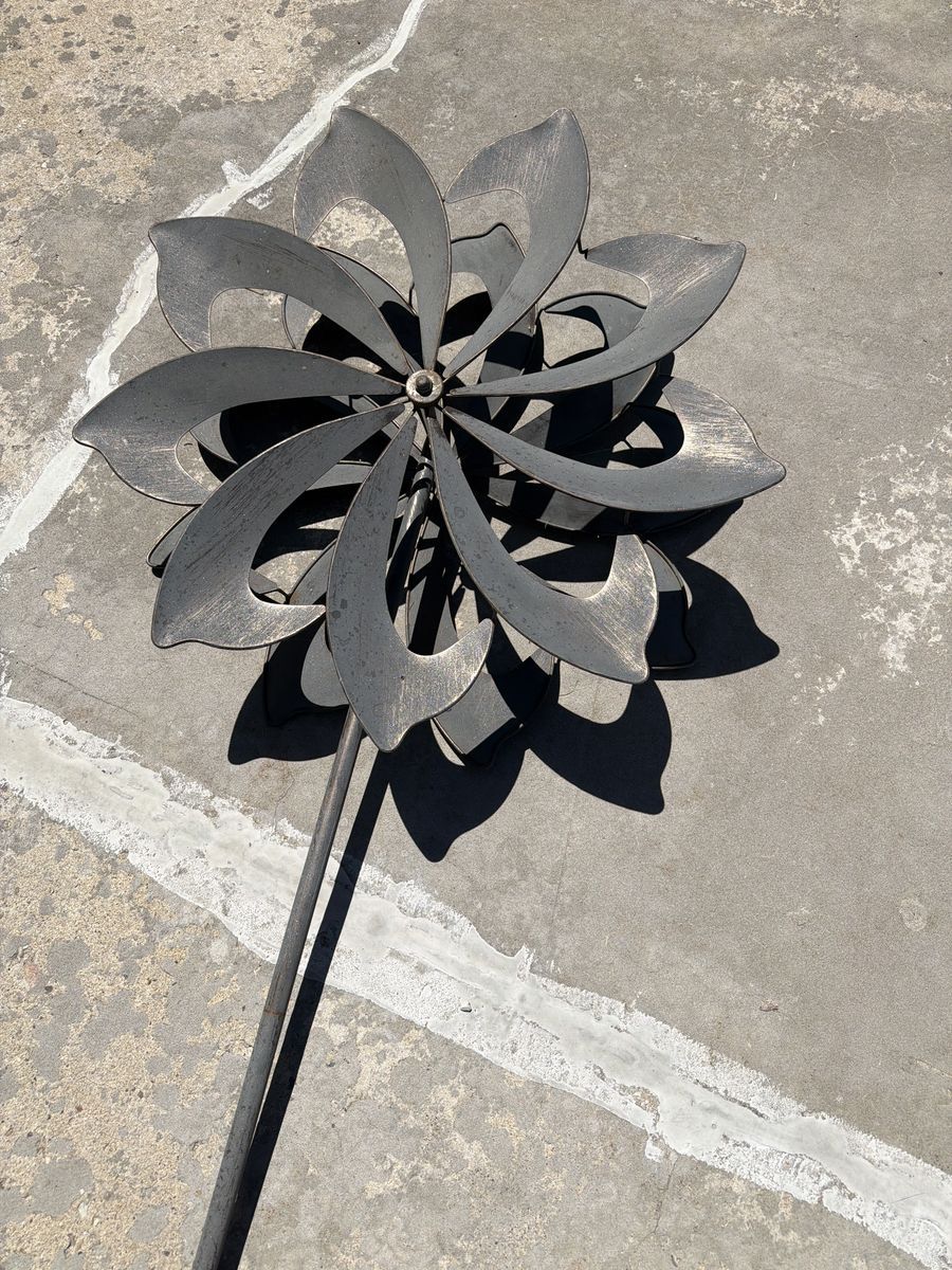 decorative  Wind wheel wind, chime, 5 feet tall PIN WHEEL