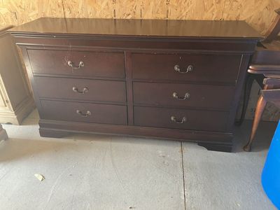 Long Dresser