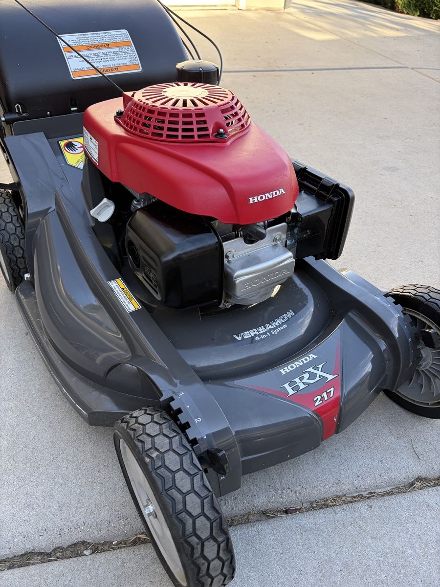 Honda HRX217HYA 21” Hydrostatic Self-Propelled Mower - Fresh Service