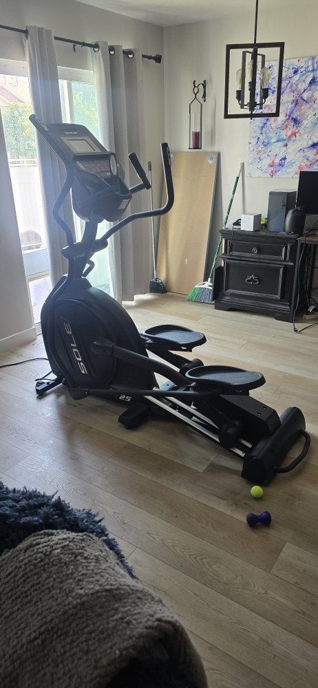 Sole E25 Elliptical Trainer